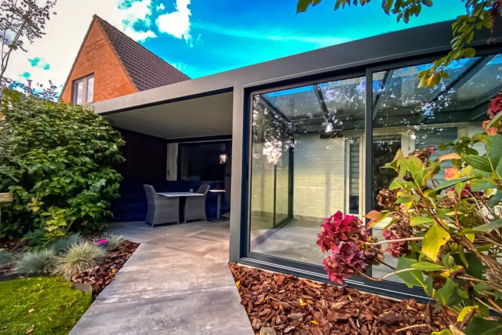 Slik skaper vi vinterhage som føles som en del av huset